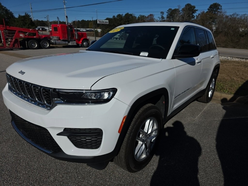 2025 Jeep Grand Cherokee Laredo's photo