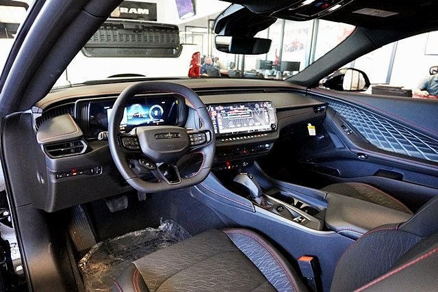 New 2026 Diamond Black Crystal Pearlcoat Dodge R/T Scat Pack image 16