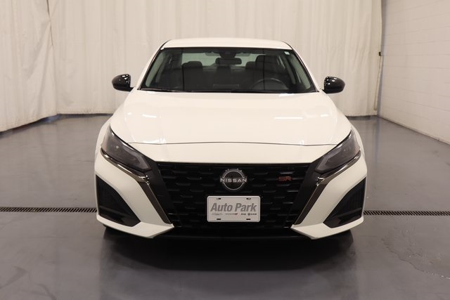 2024 Nissan Altima 2.5 SR photo 3