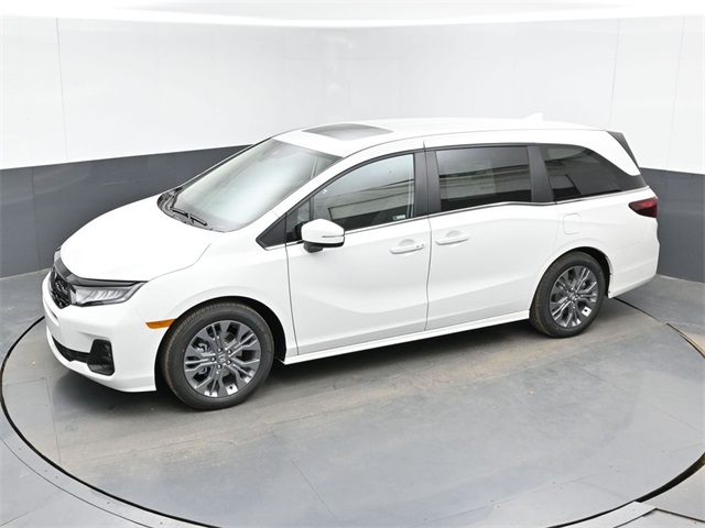 2026 Honda Odyssey Touring's photo