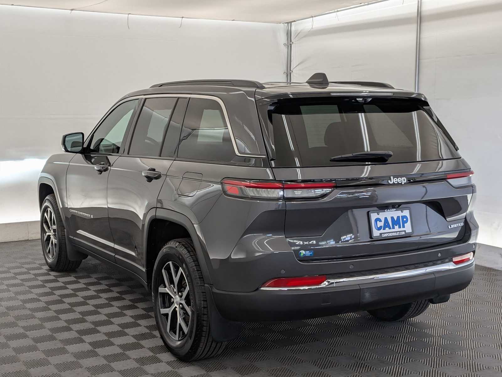 2025 Jeep Grand Cherokee Limited photo 4