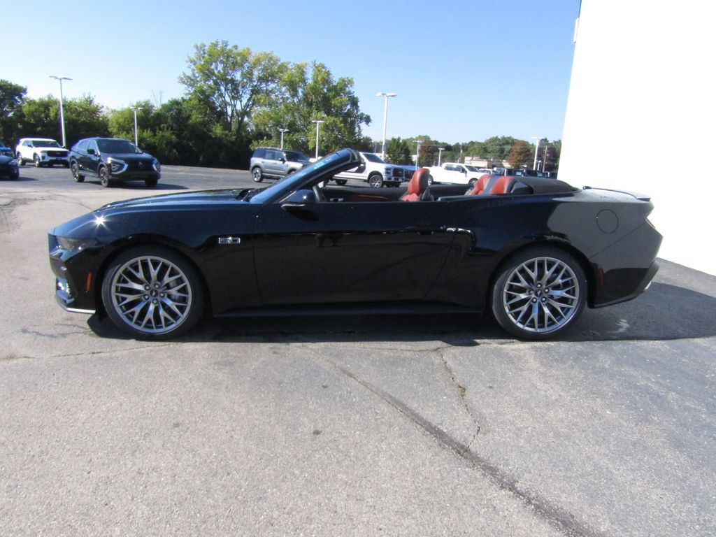 2025 Ford Mustang GT Premium Convertible photo 3