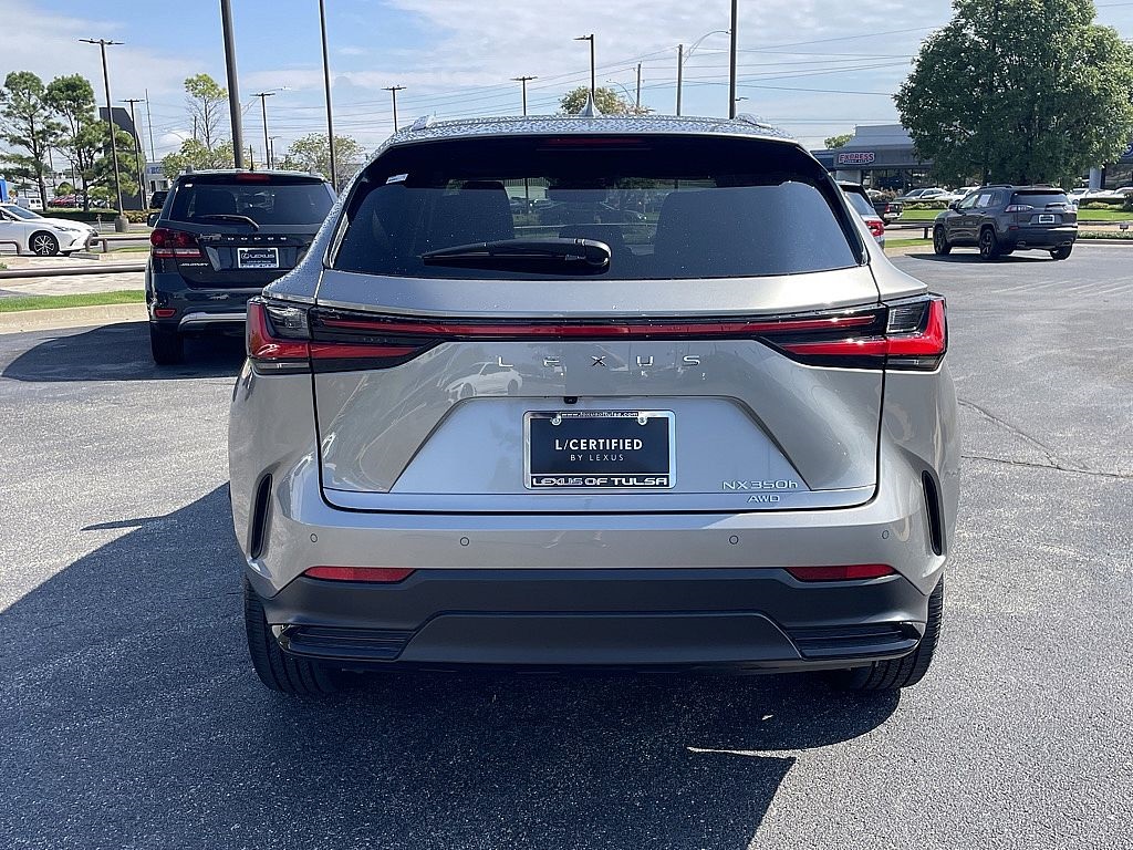 2025 Lexus NX 350h Premium photo 3