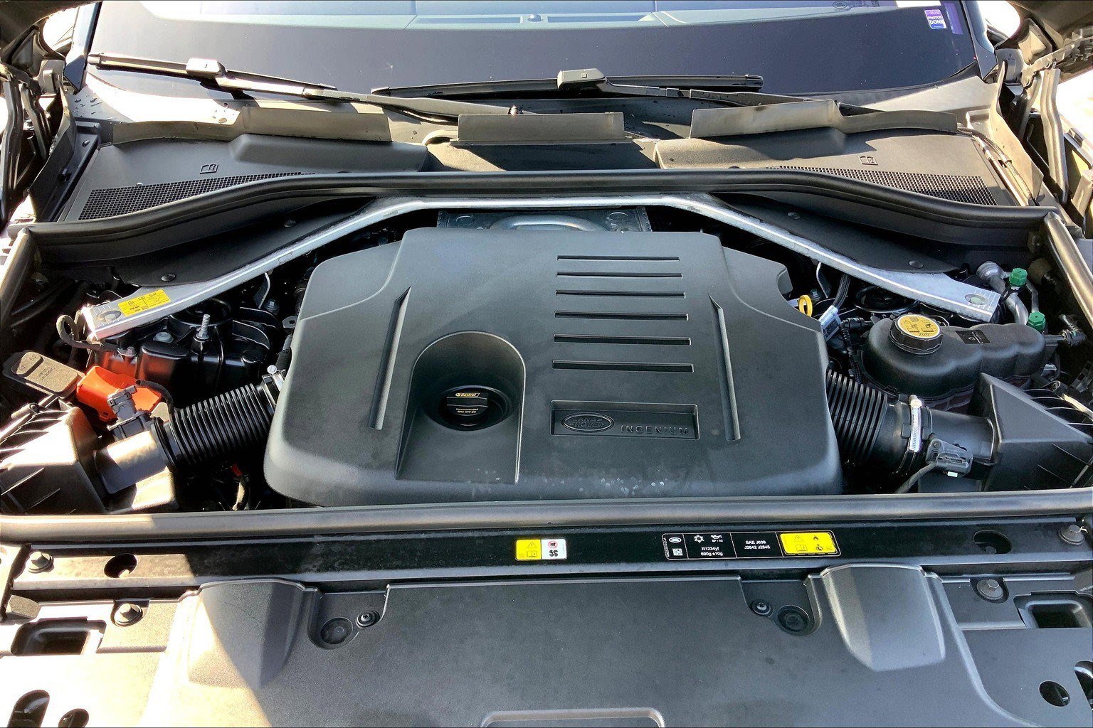 2023 Land Rover Range Rover SE photo 8