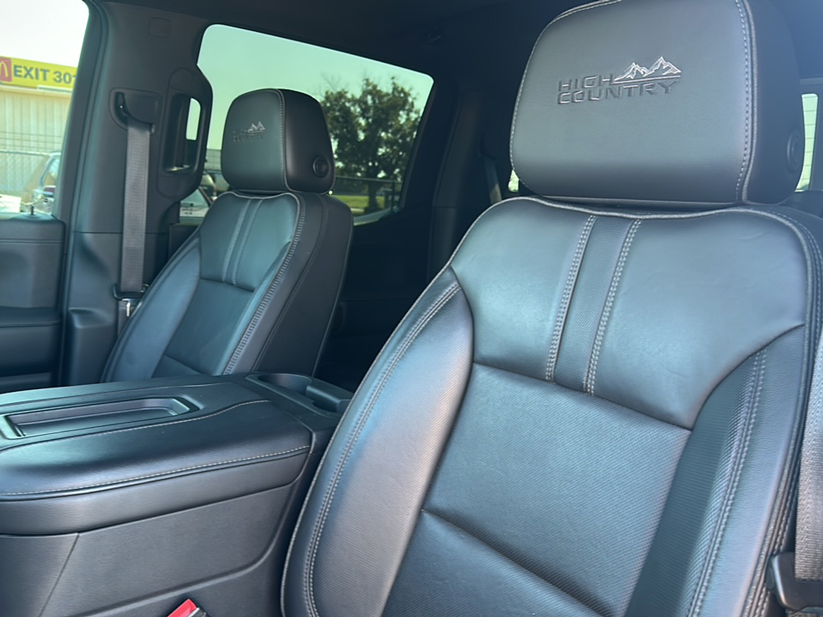 2021 Chevrolet Silverado 1500 High Country photo 4