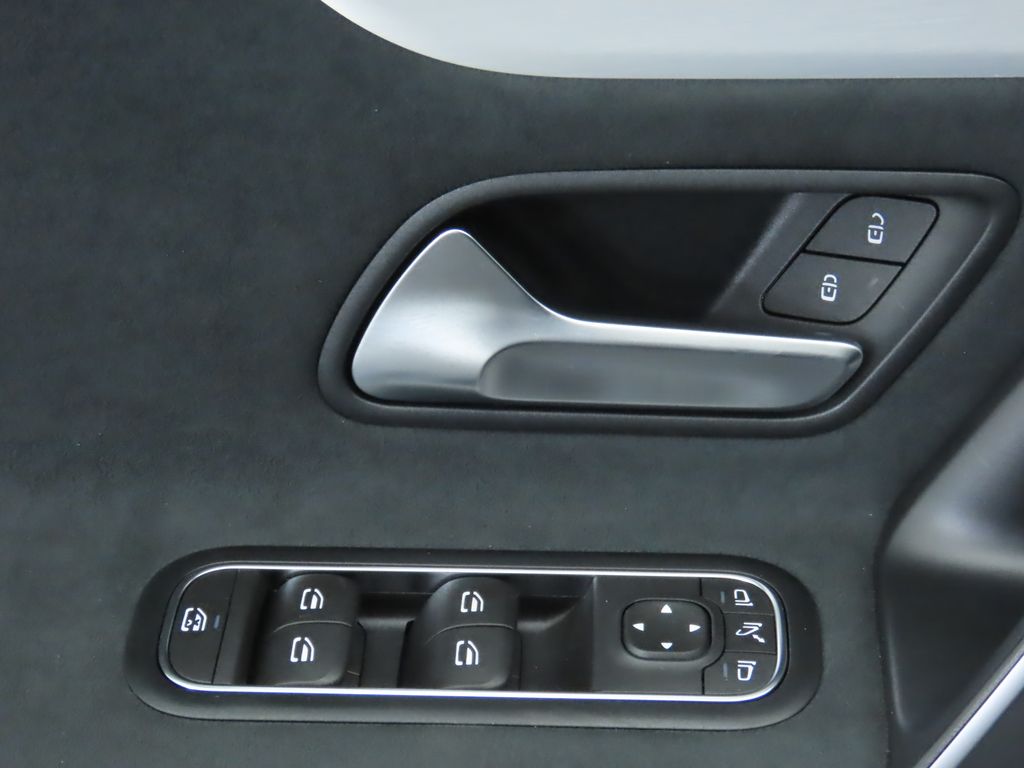 2025 Mercedes Benz CLA 250 photo 23