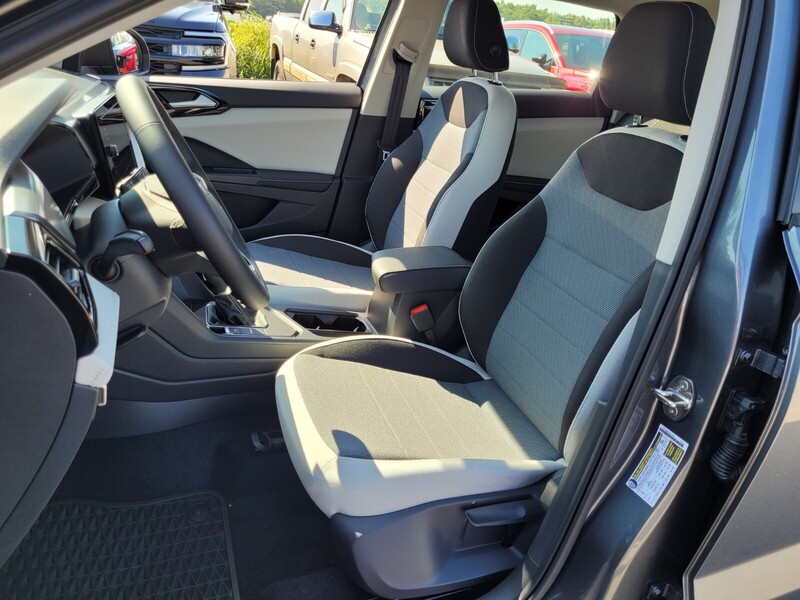 2025 Volkswagen Taos S photo 4