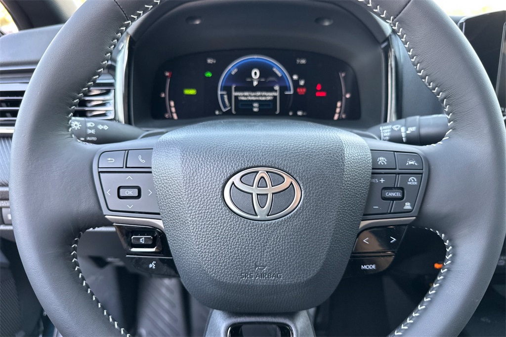 2025 Toyota Camry SE photo 22