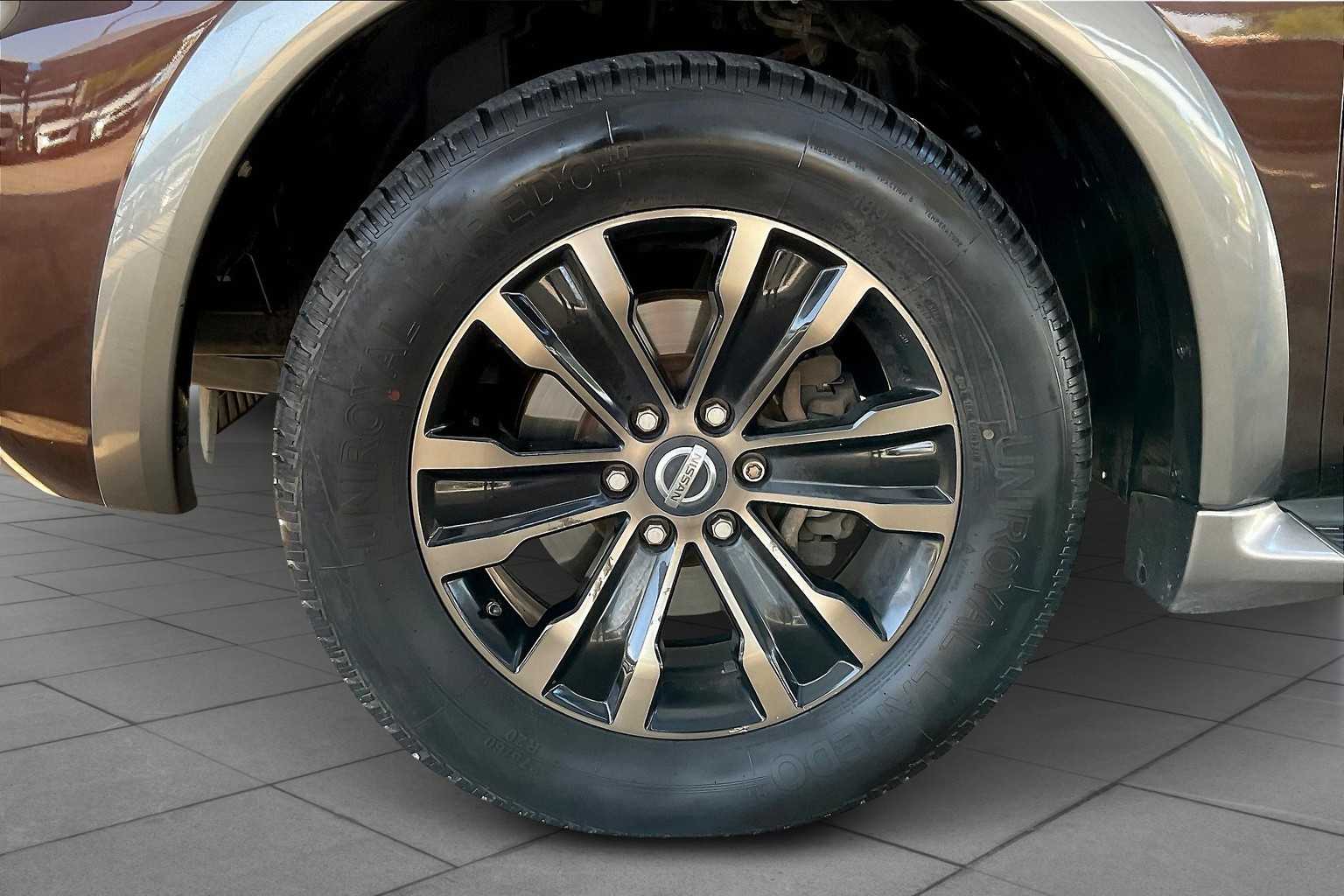2017 Nissan Armada Platinum photo 10