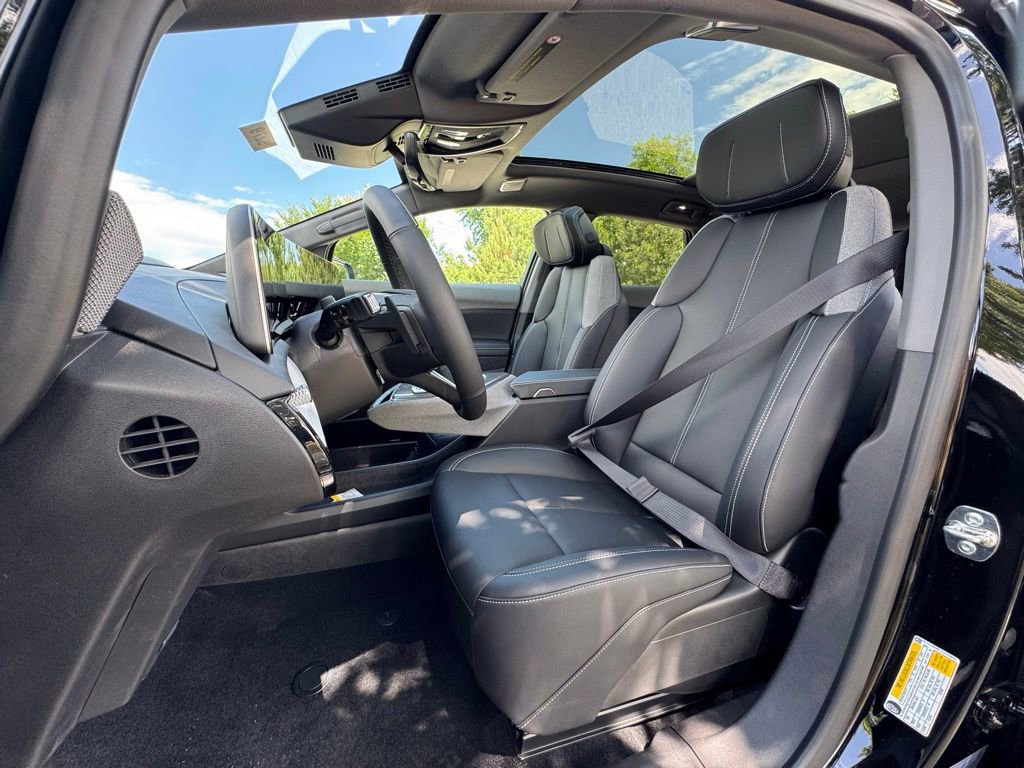 2025 Cadillac Optiq Luxury photo 5