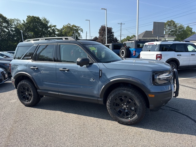 2025 Ford Bronco Sport Outer Banks photo 2