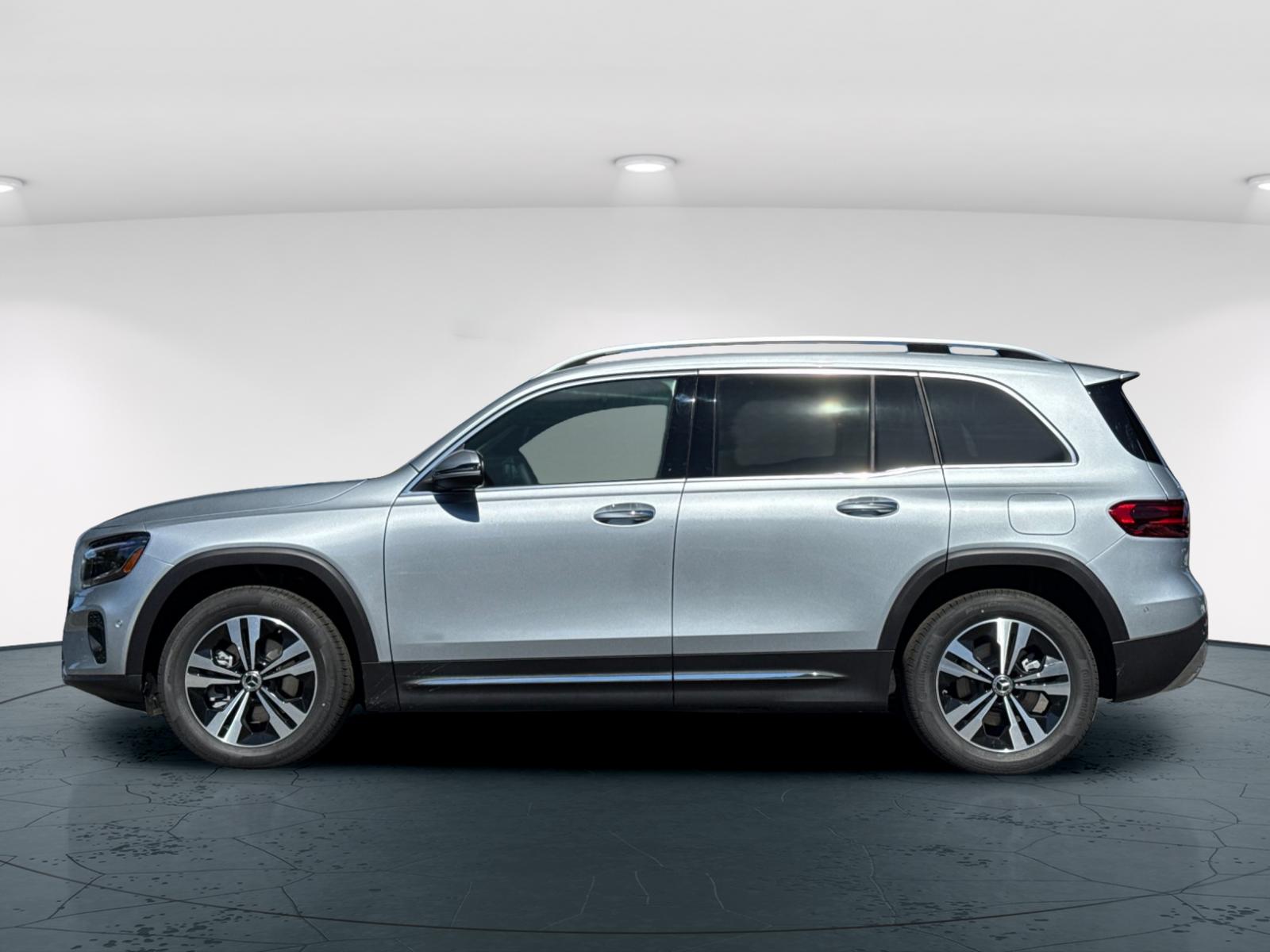 2025 Mercedes Benz GLB 250 4MATIC photo 3