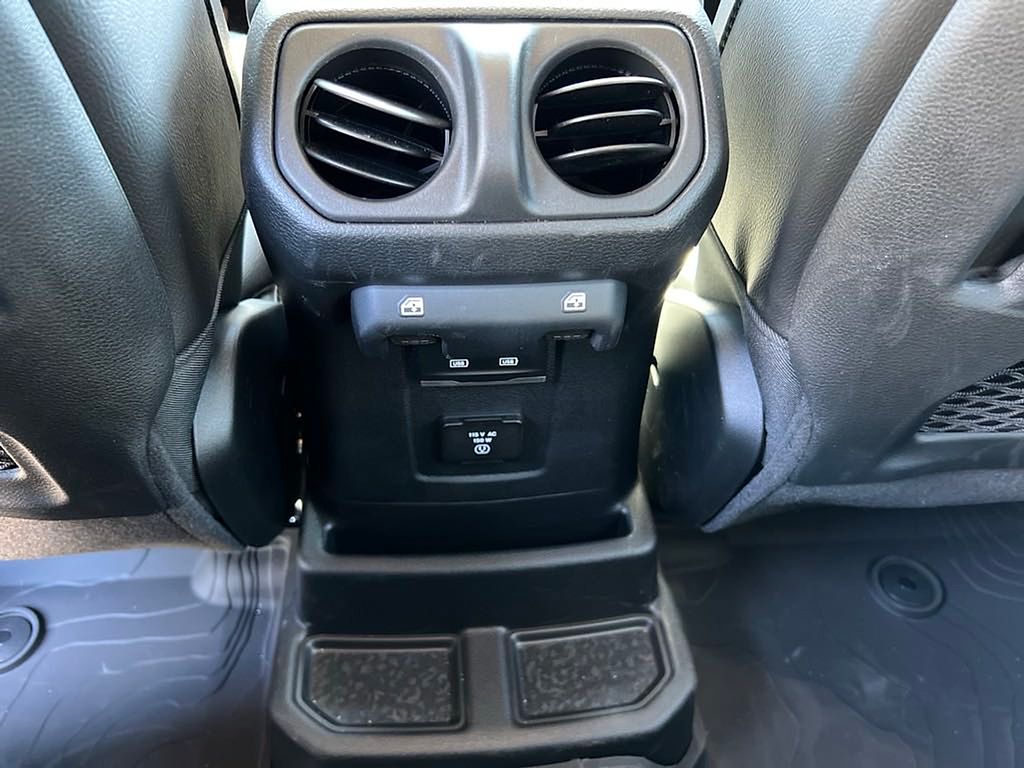 2023 Jeep Wrangler Rubicon 4xe photo 12