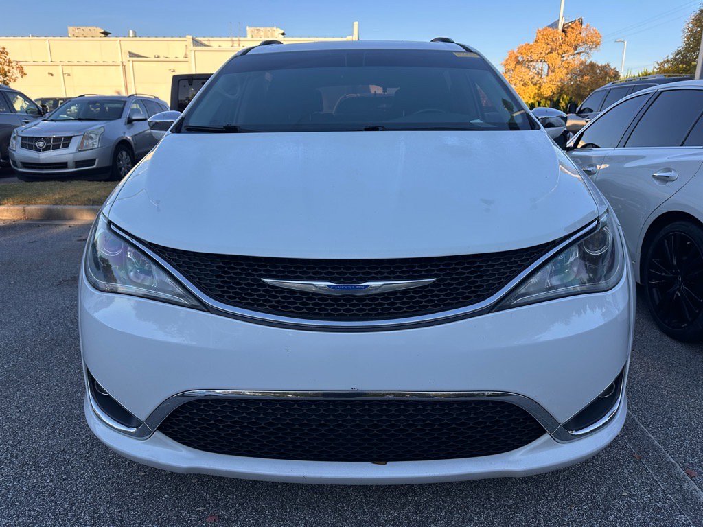 2018 Chrysler Pacifica Limited photo 2