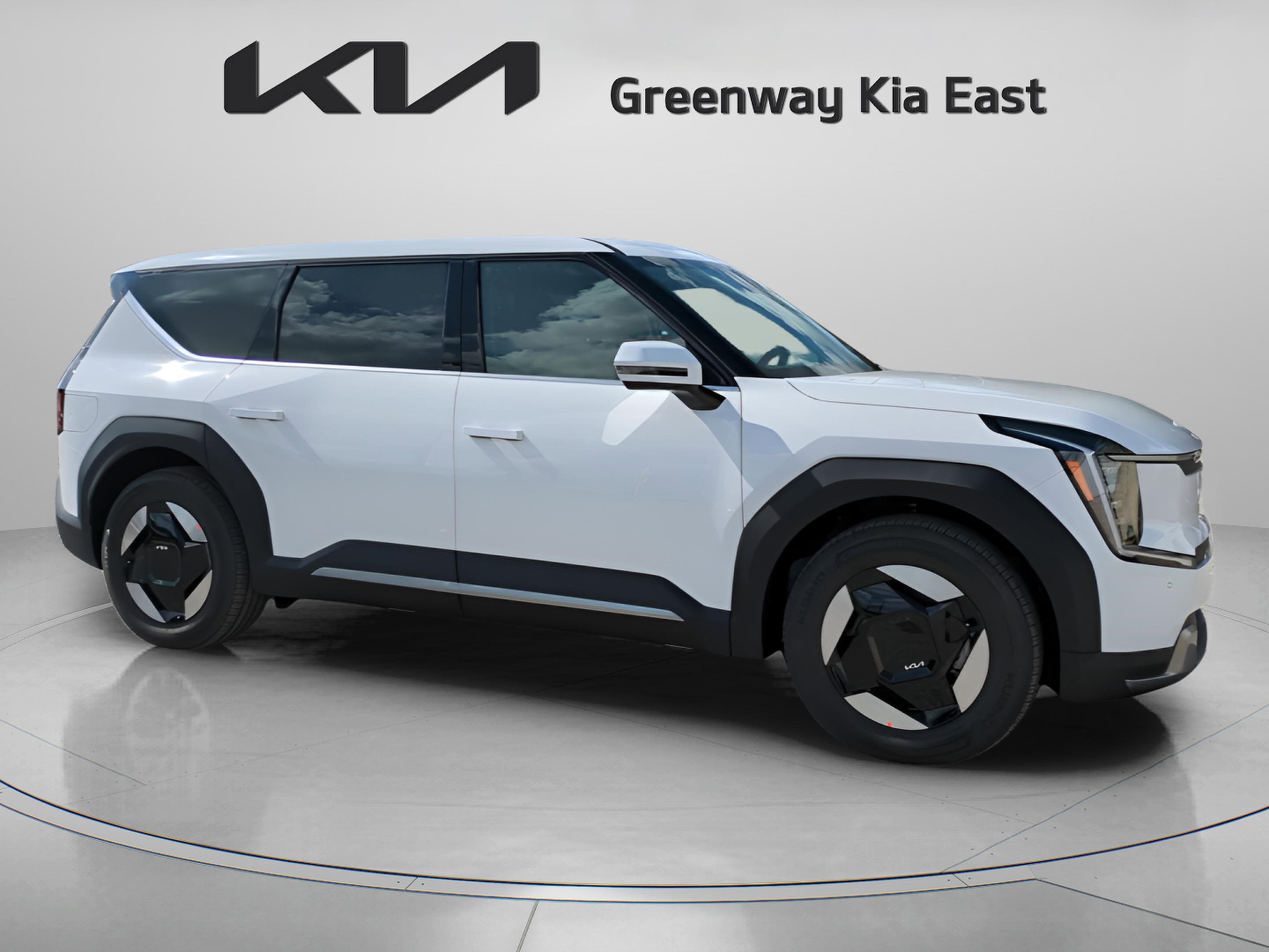 2026 Kia EV9 Light L/R's photo