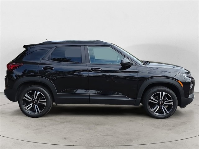 2023 Chevrolet Trailblazer LT photo 2