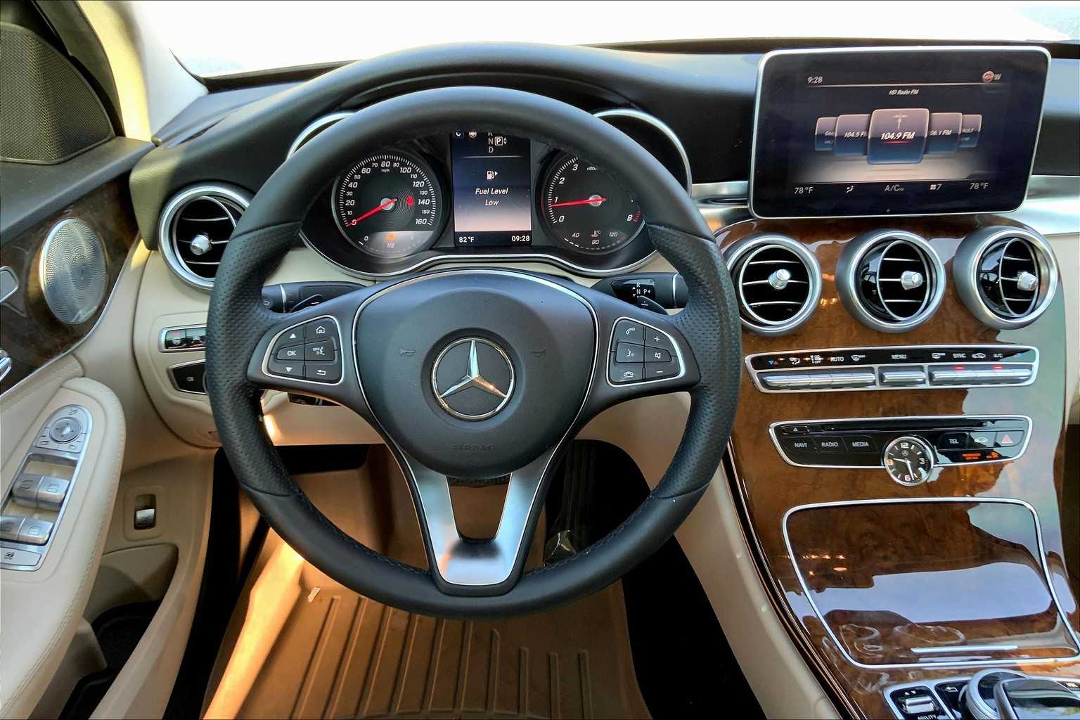 2015 Mercedes Benz C 300 4MATIC photo 5