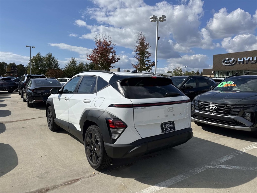 2026 Hyundai Kona SEL photo 2