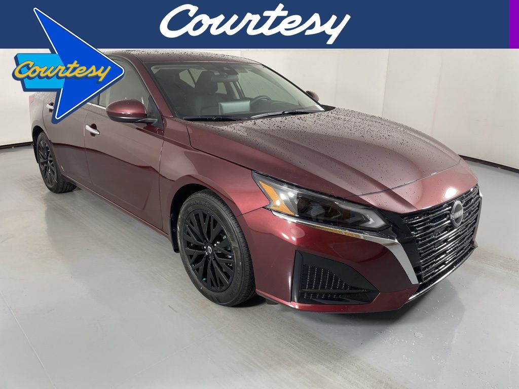 2025 Nissan Altima SV's photo