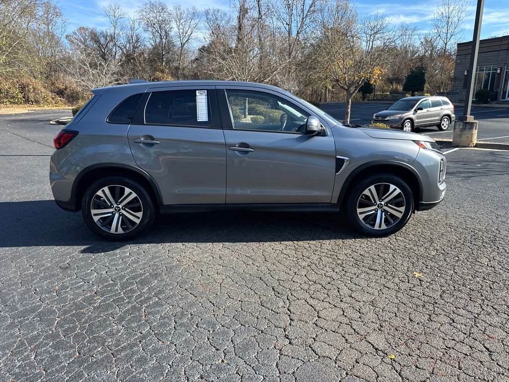2024 Mitsubishi Outlander Sport LE photo 2