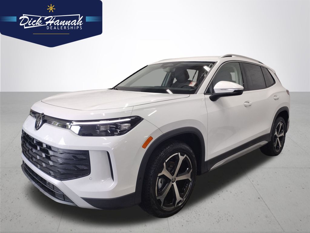 2025 Volkswagen Tiguan SE's photo