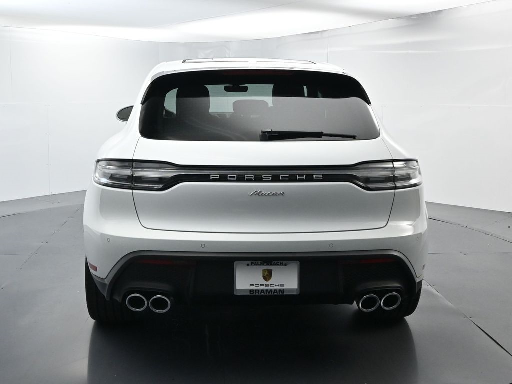 2026 Porsche Macan T photo 11