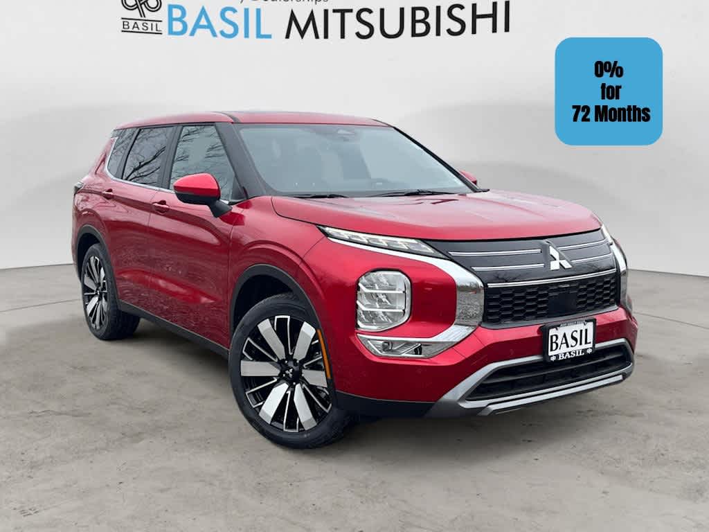 2025 Mitsubishi Outlander SE's photo