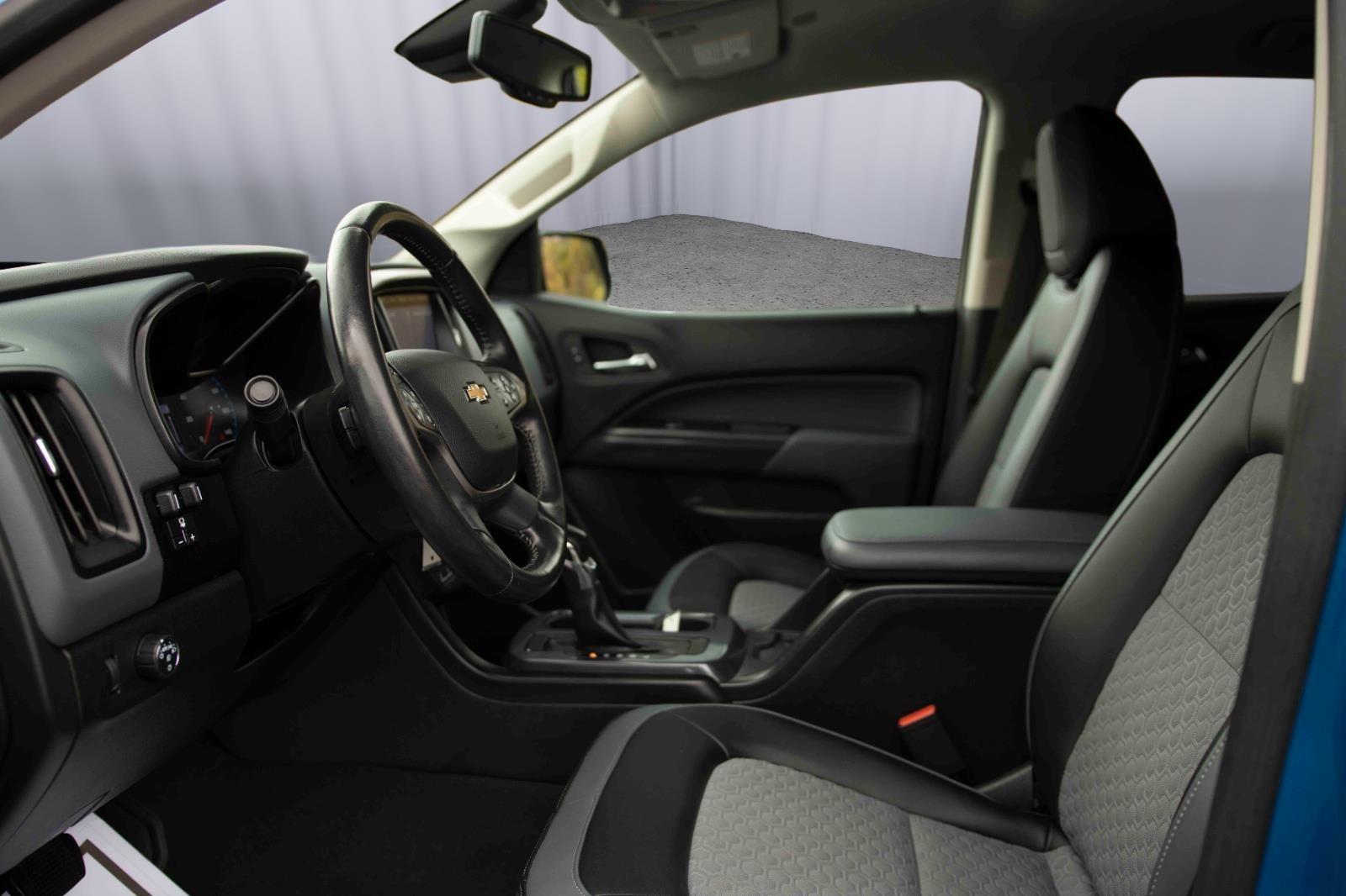 2022 Chevrolet Colorado Z71 photo 2