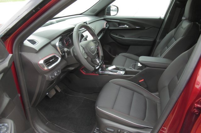 2022 Chevrolet Trailblazer RS photo 2