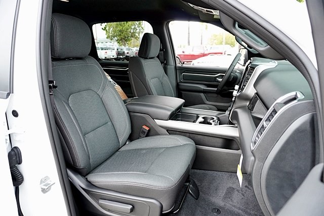 New 2026 Bright White Clear-Coat Exterior Paint RAM Big Horn/Lone Star image 18