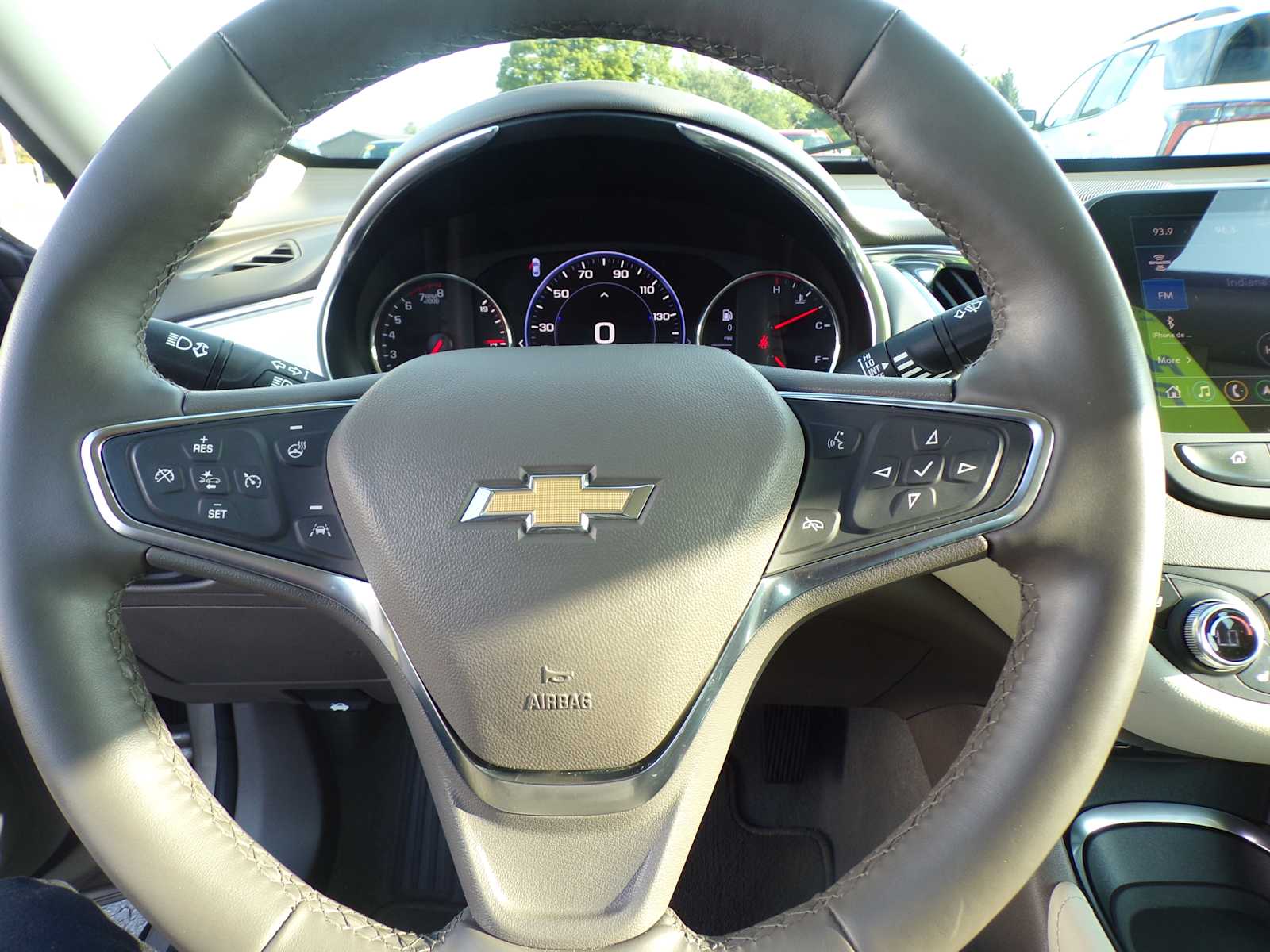 2024 Chevrolet Malibu Premier 2LT photo 14
