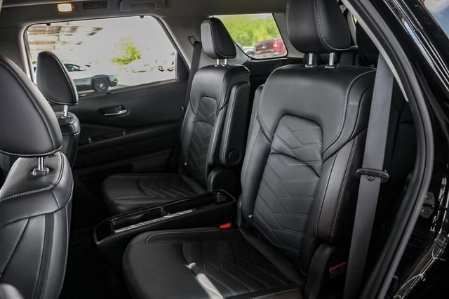 2023 Nissan Pathfinder Platinum photo 27