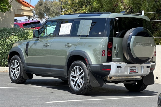 2025 Land Rover Defender 110 S photo 3