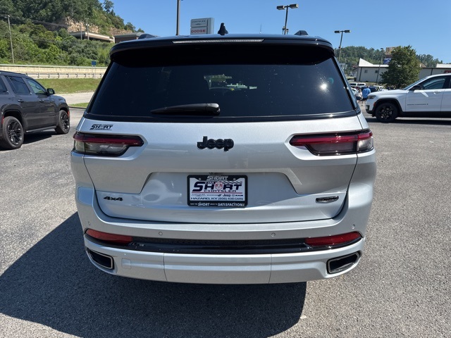 2025 Jeep Grand Cherokee L Summit Reserve photo 4