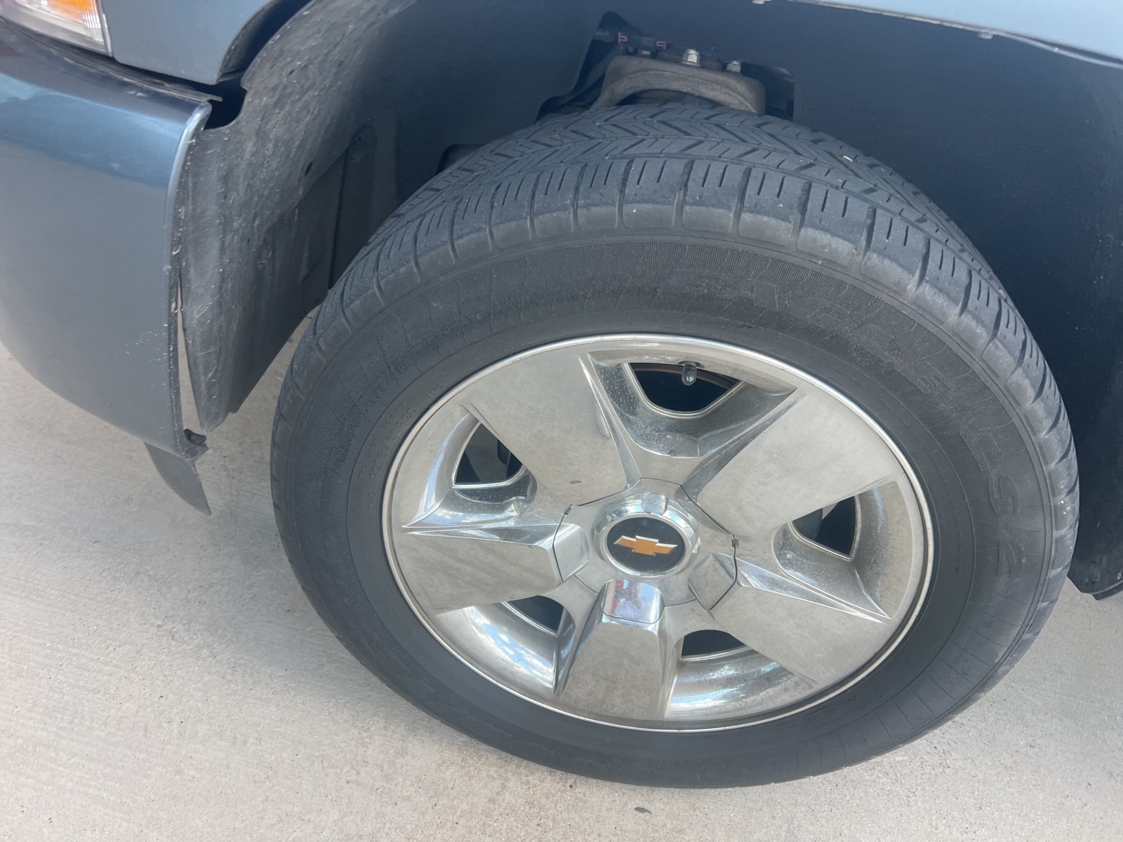 2009 Chevrolet Silverado 1500 LT photo 3