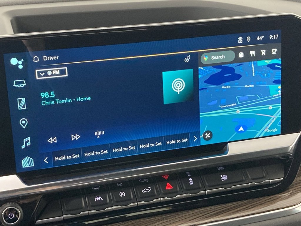 2025 Chevrolet Silverado 1500 LT photo 3