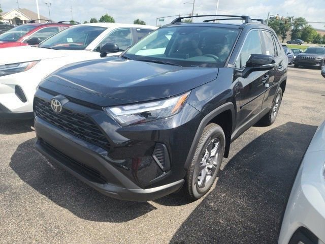 2025 Toyota RAV4 XLE photo 3