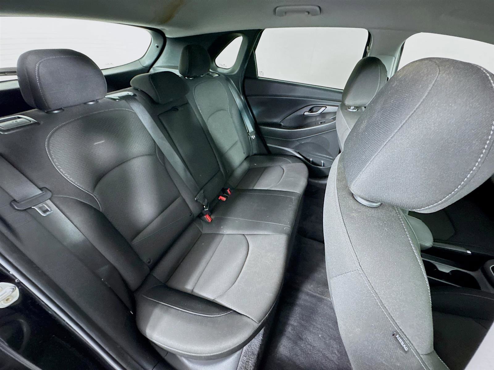2020 Hyundai Elantra GT Base photo 24