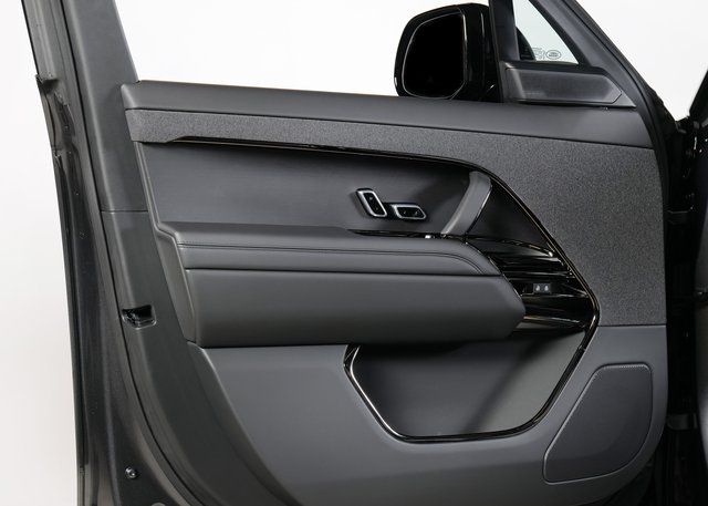 2025 Land Rover Range Rover Sport SE photo 26