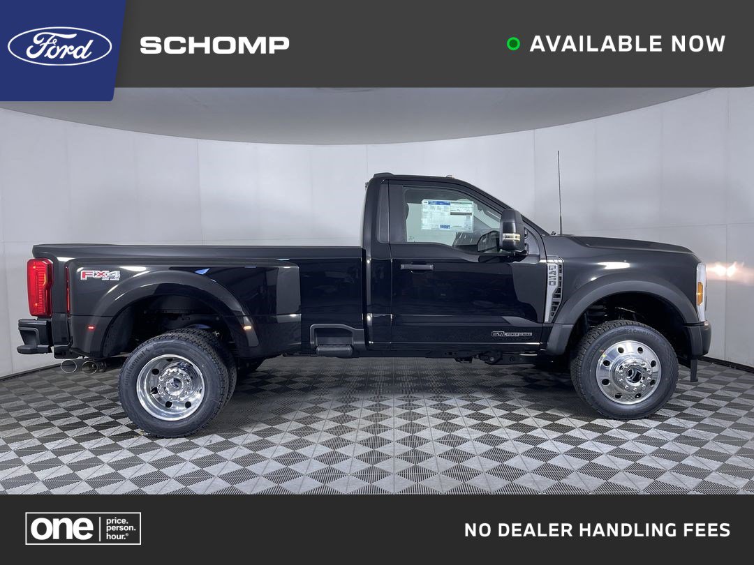2026 Ford F-450 Super Duty XL's photo