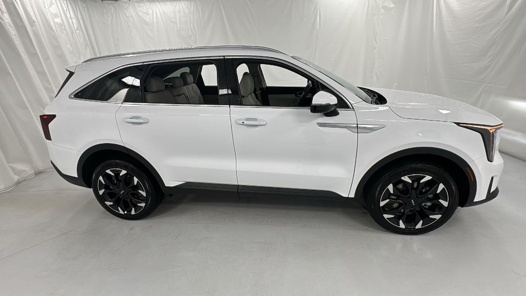 2026 Kia Sorento EX photo 2