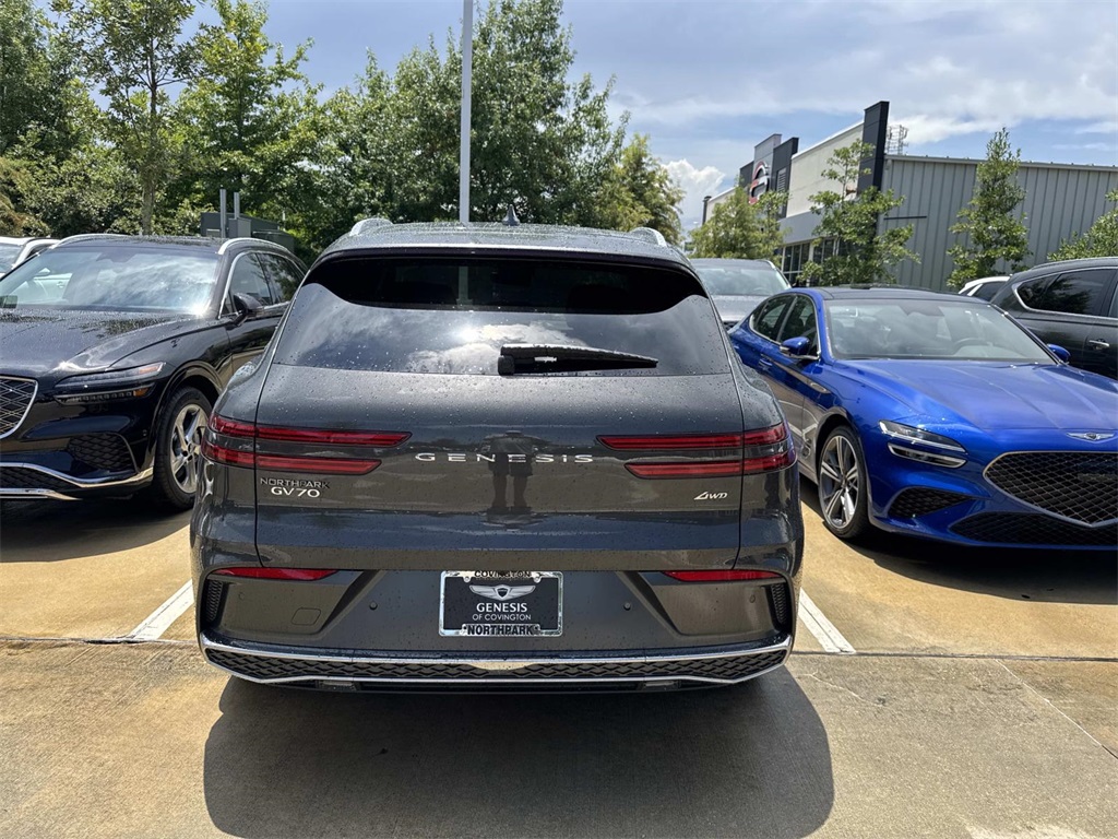 2026 Genesis GV70 2.5T Advanced photo 3