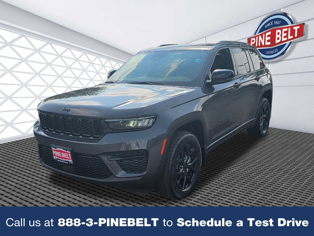 2025 Jeep Grand Cherokee Altitude's photo