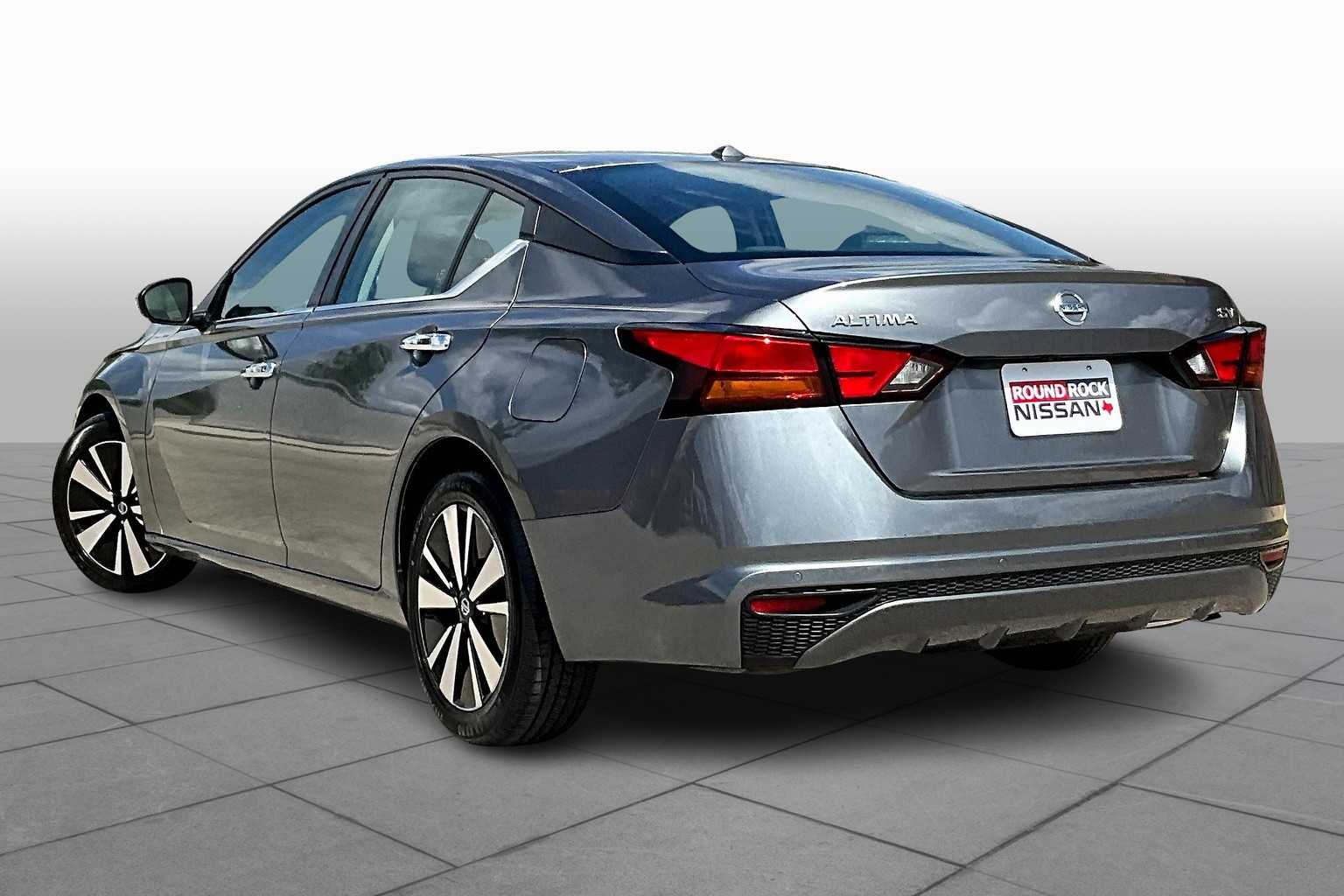 2022 Nissan Altima 2.5 SV photo 11