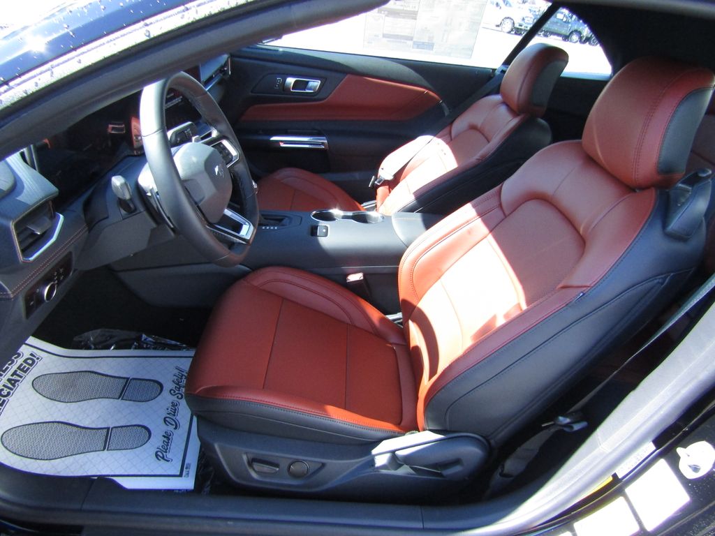 2025 Ford Mustang GT Premium Convertible photo 13