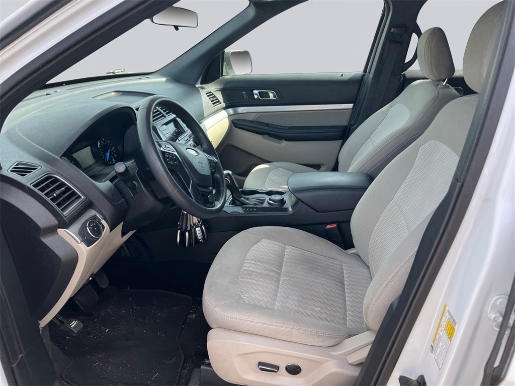 2018 Ford Explorer Base photo 9