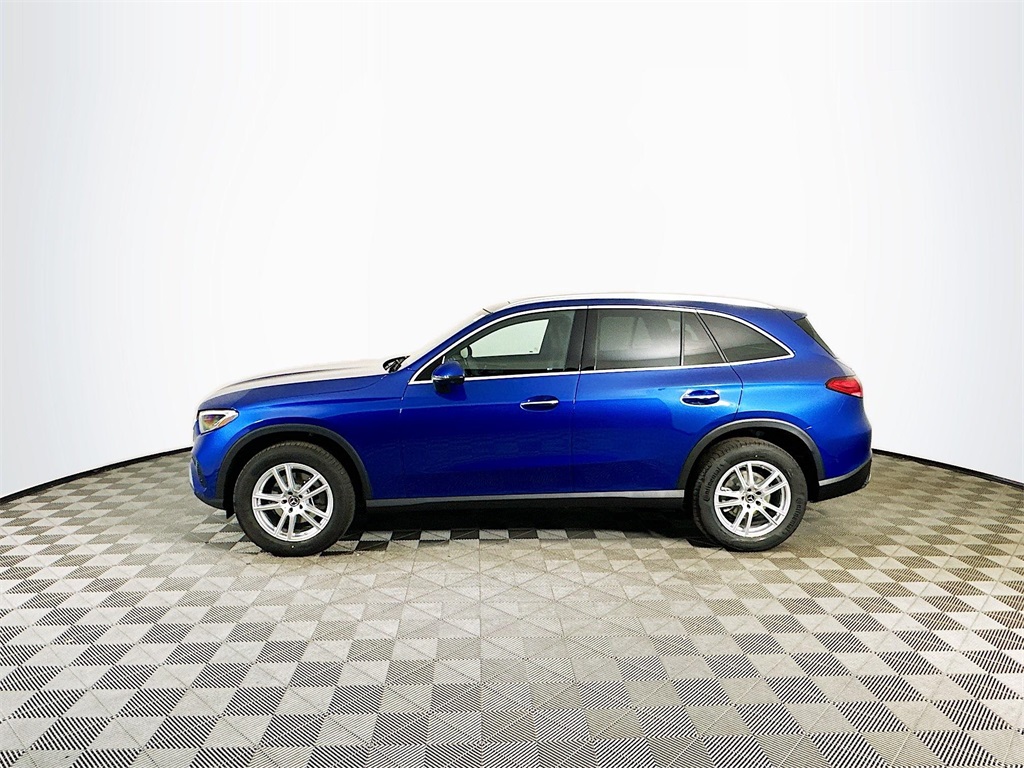 2026 Mercedes Benz GLC 300 4MATIC photo 3