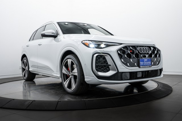 2025 Audi New SQ5 Premium Plus's photo