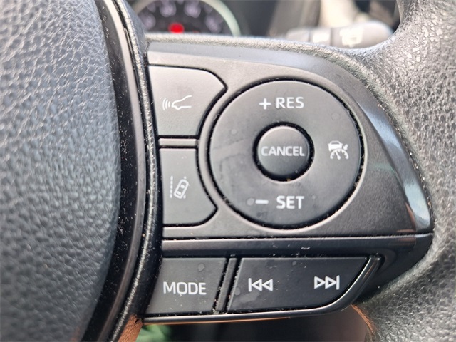 2022 Toyota RAV4 XLE photo 11