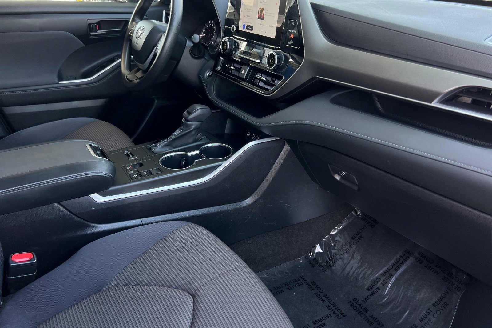 2023 Toyota Highlander L photo 18